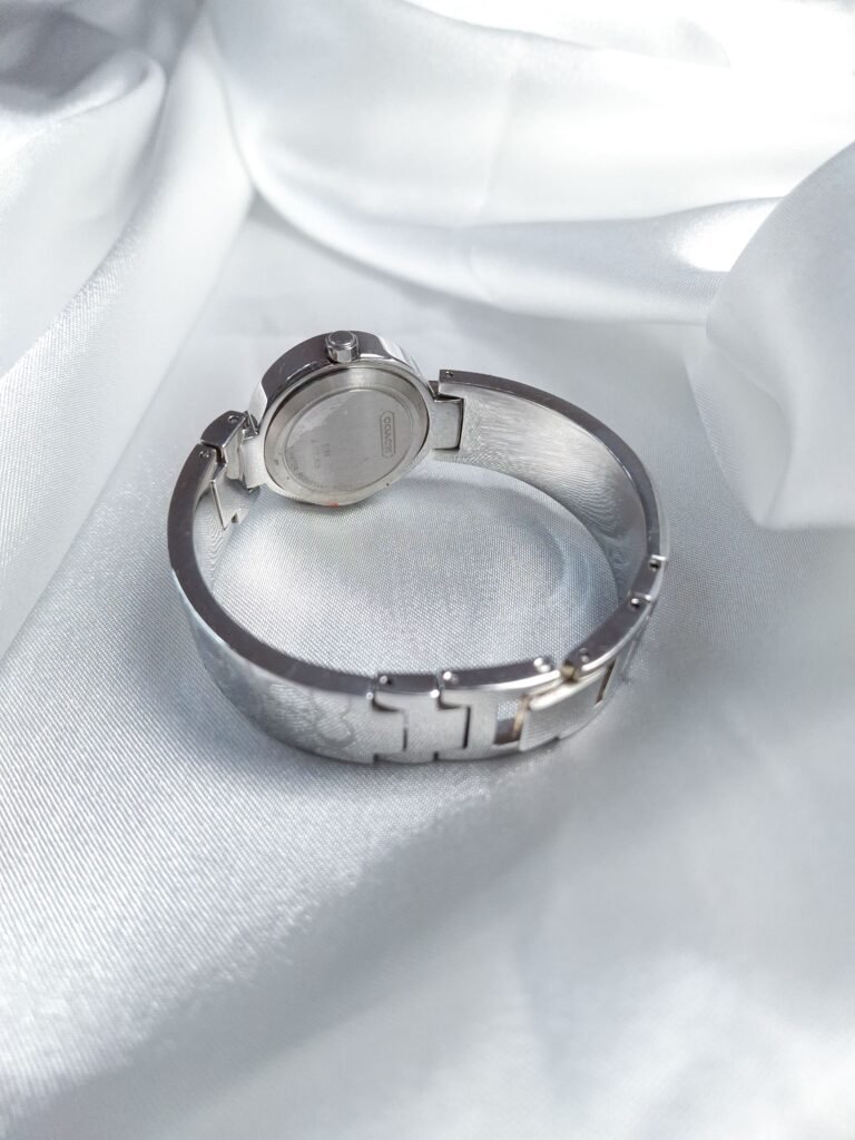 Coach Monogram Silver Tone Bangle Watch, foto 5