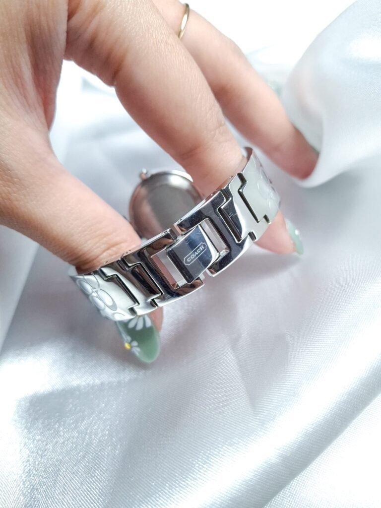 Coach Monogram Silver Tone Bangle Watch, foto 4