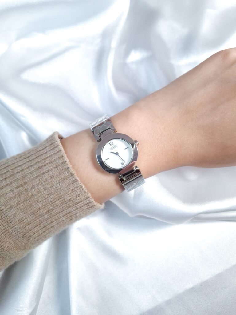 Coach Monogram Silver Tone Bangle Watch, foto 2