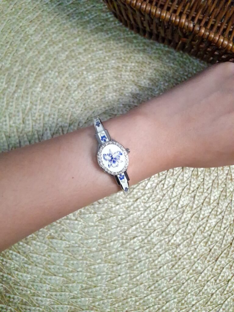 André Mouche Swiss White & Blue Floral Watch, foto 4