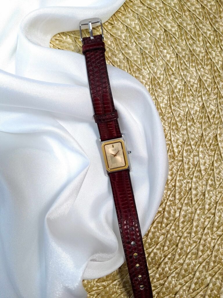 Seiko Credor 1981 Rectangular Gold Dial Watch, photo 3