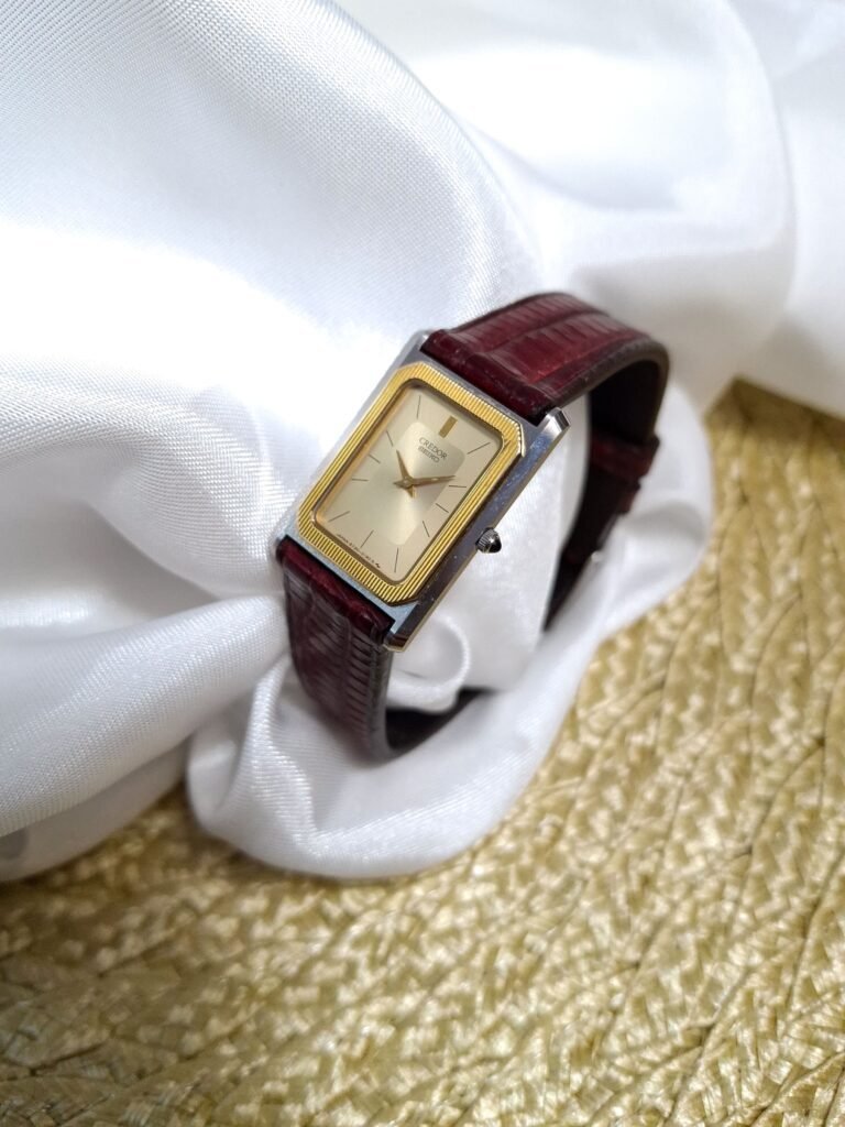 Seiko Credor 1981 Rectangular Gold Dial Watch, photo 1