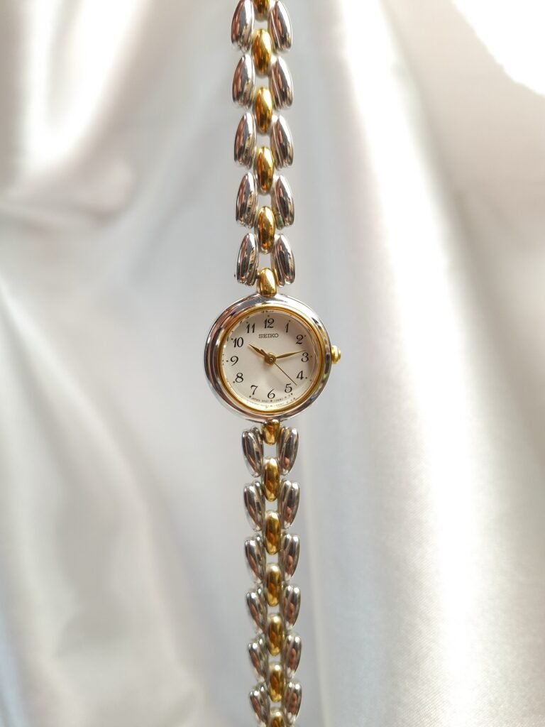 Seiko Two-Tone Numerical Dial Watch, foto 4