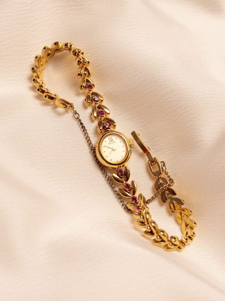 Seiko Gold Leaf Ruby-Accent Bracelet, foto 4