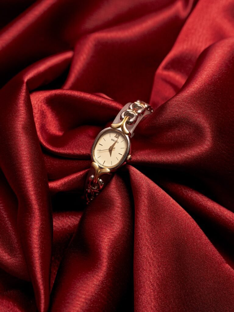 Seiko Two-Tone Oval Link Bracelet Watch, foto 1