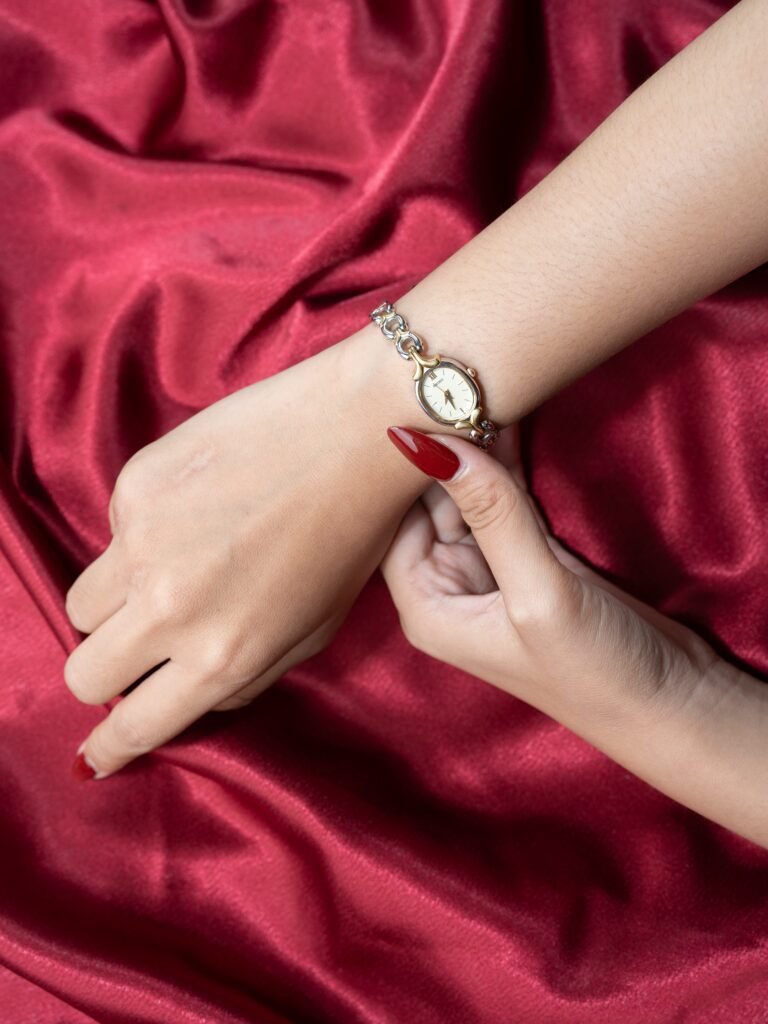 Seiko Two-Tone Oval Link Bracelet Watch, foto 5